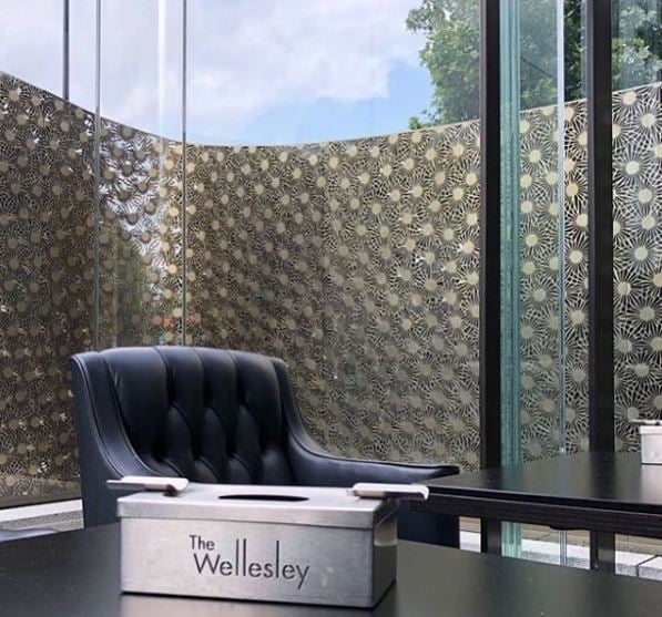 40mm Ali-Bronze Terrace Screens 'Wellesley Hot