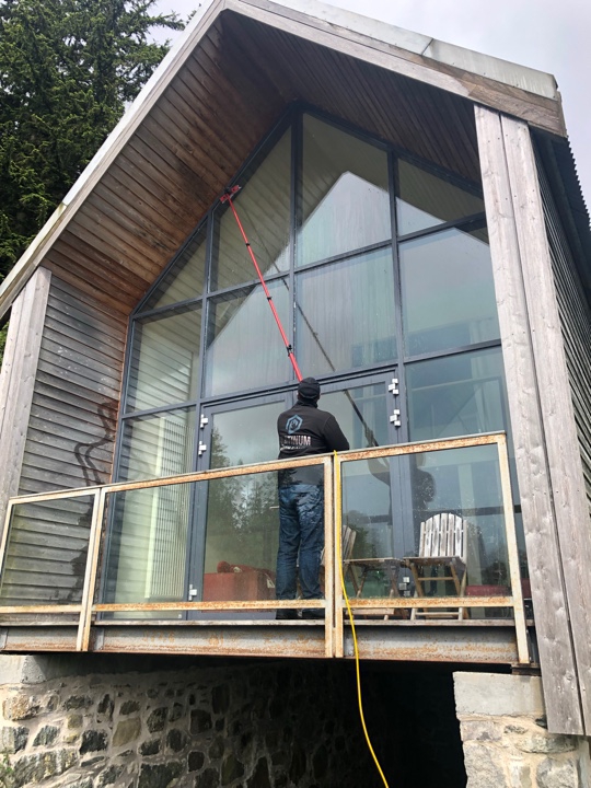 Commercial window cleaning contractors in Scotland