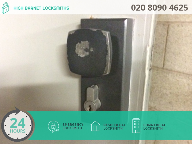 24/7 emergency locksmith Barnet